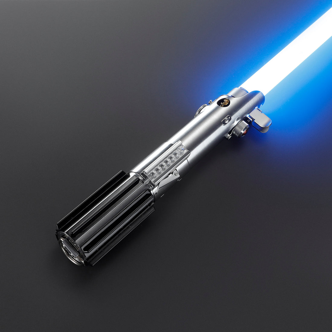 Luke E4 V1 – Legacy Saber